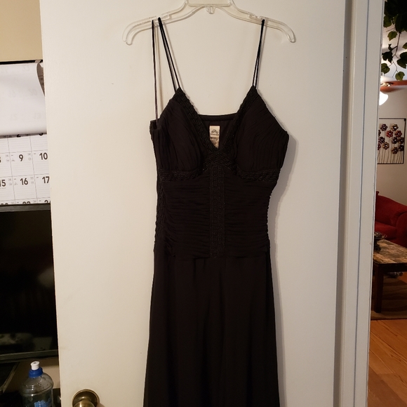 Dress - Picture 2 of 5